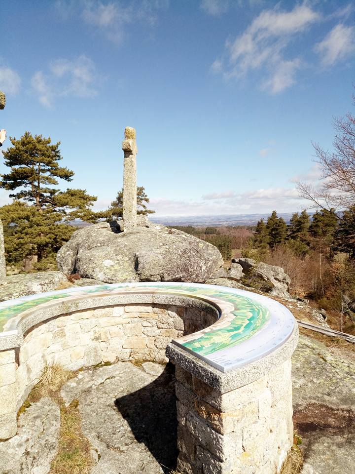 Aire camping-car � Saint-Just (15320) - Photo 5